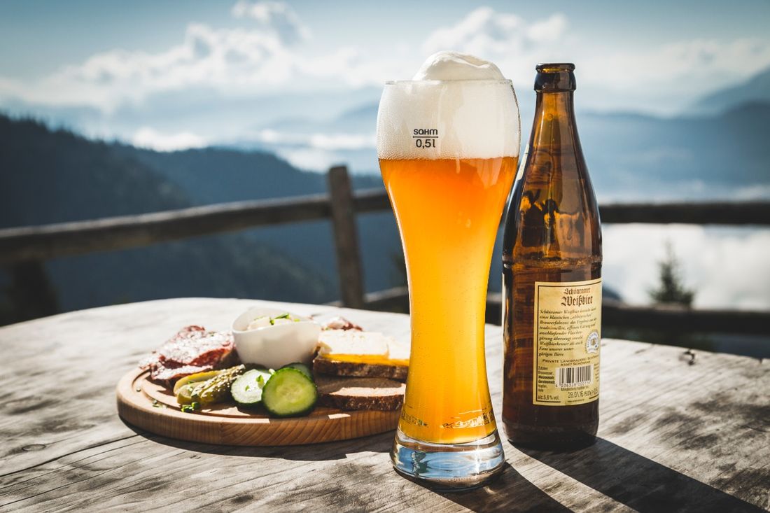 Brotzeit auf der Piesenhausener Hochalm