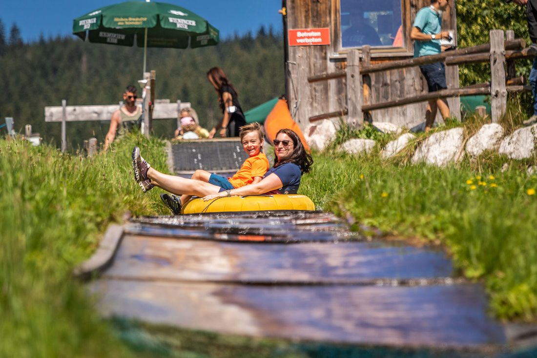 Reifenrutsche an der Kesselalm