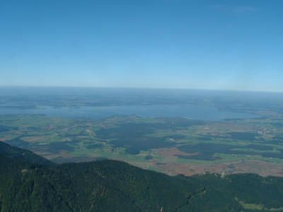 Blick vom Hochfelln zum Chiemsee