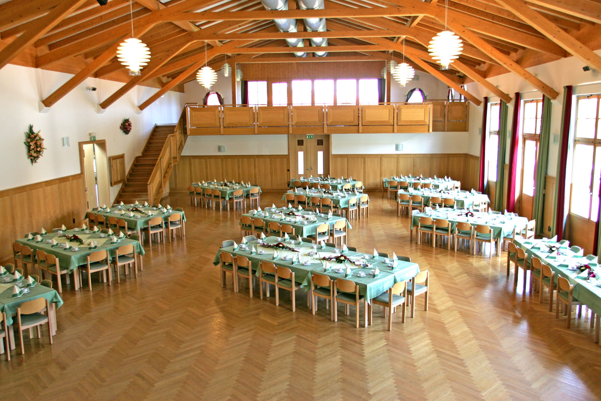 Festsaal Bergen Hochzeitsdeko