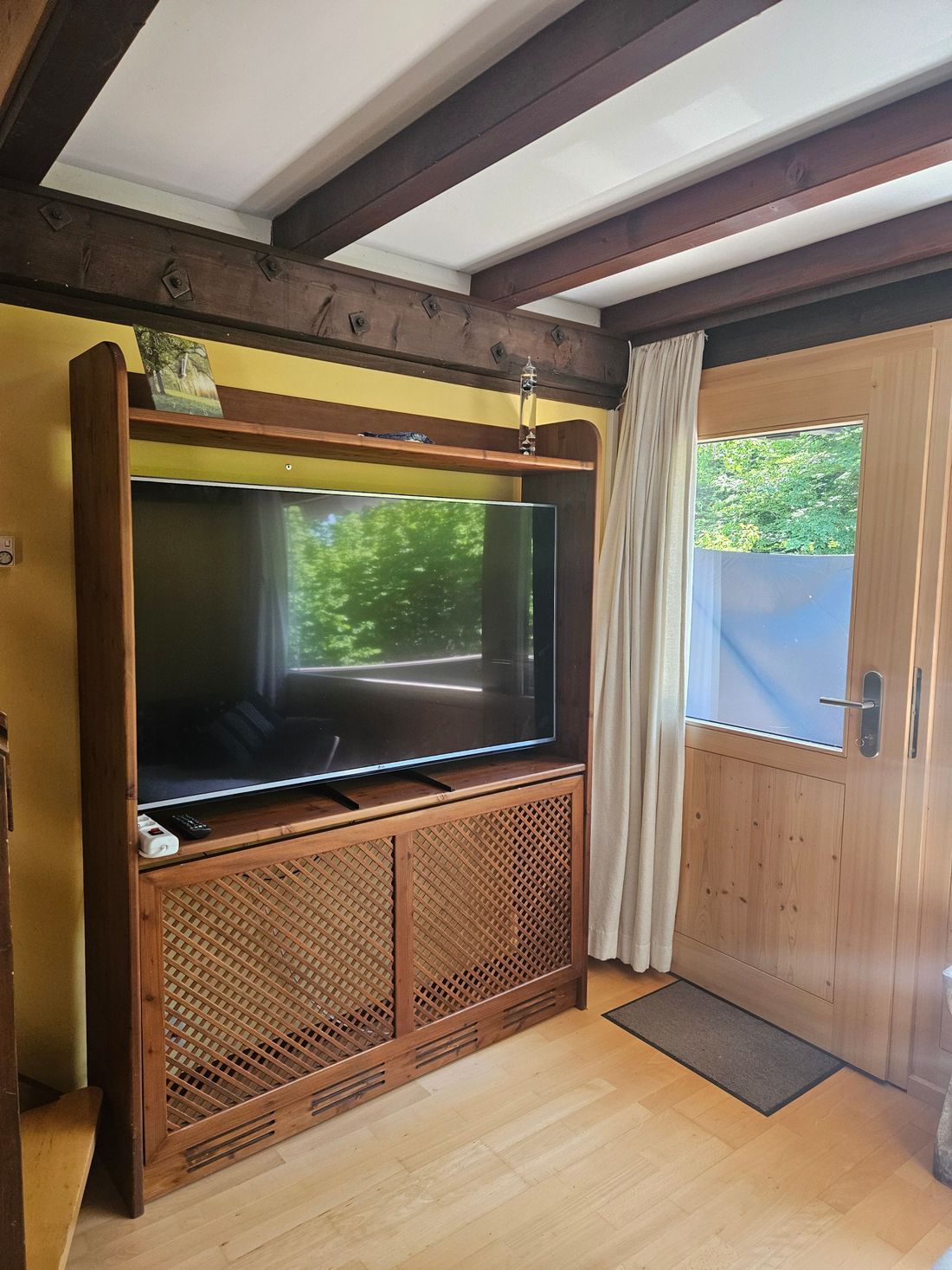 Zugang zum Balkon Südseitig