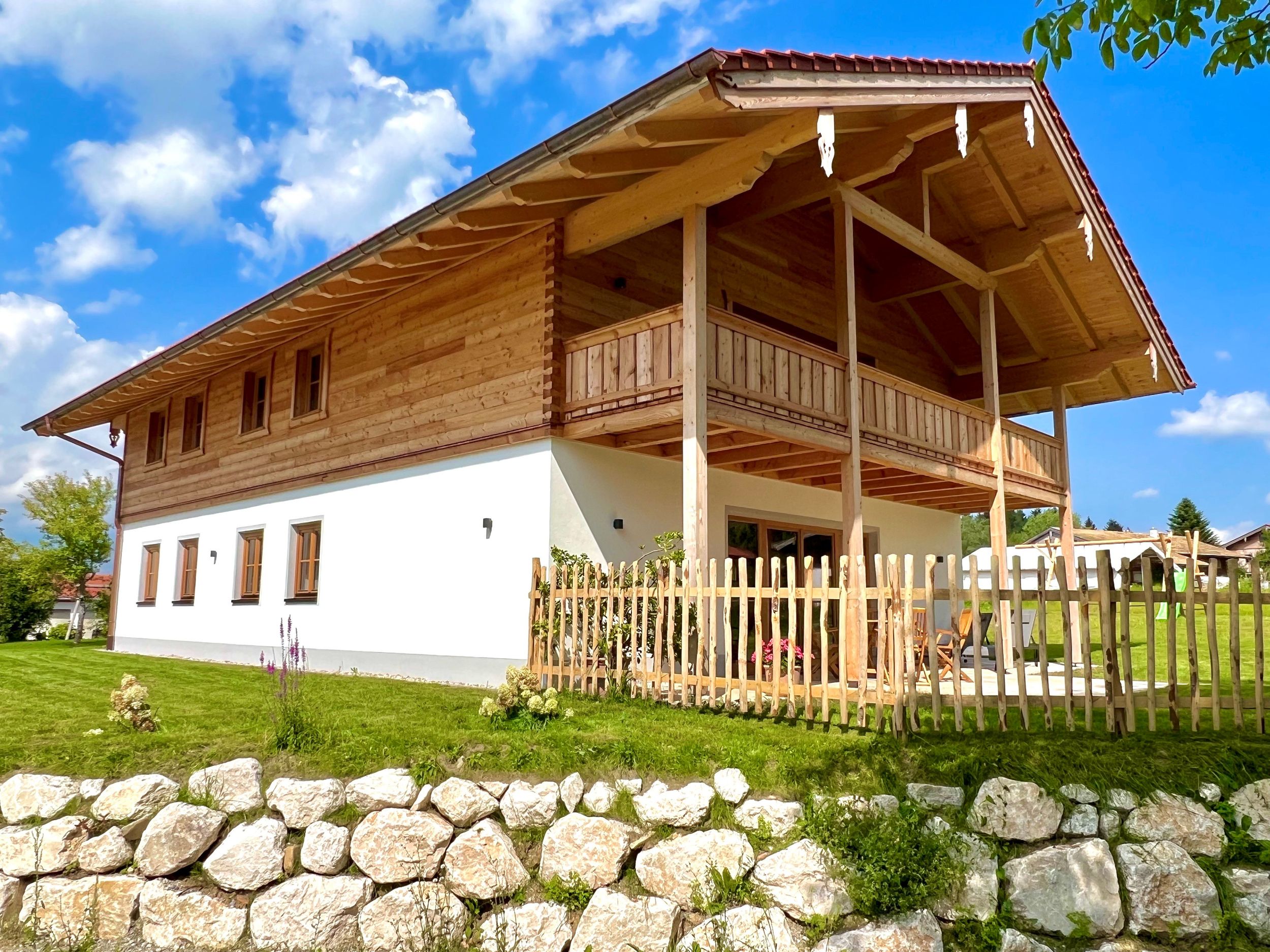 Neu gebautes Haus in idyllischer, sonniger Lage