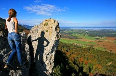 Blick vom Englstein zum Bergener Moos
